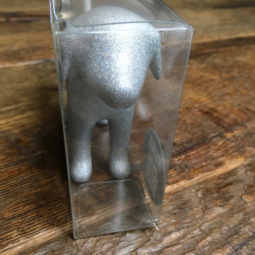 2018 Pink Victoria’s Secret Mini Dog Ornament - Picture 7 of 9